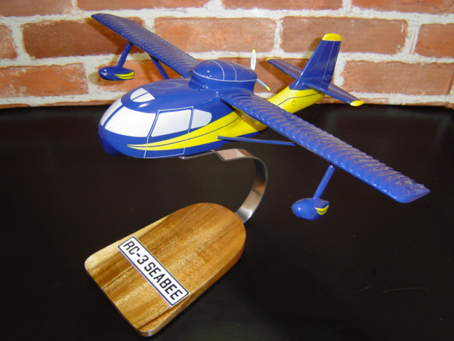 1/28 RC−3 SEABEE(リパブリック ) ソリッドモデル 木製航空機模型