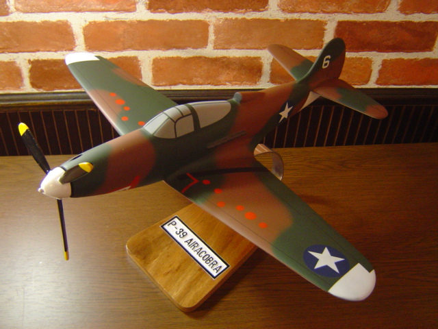 1/24 P39 AERACOBRA（ベル）ソリッドモデル木製航空機模型