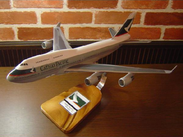 1/144 B747-400 キャセイパシフィック航空（ボーイング） ソリッドモデル 木製航空機模型